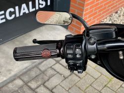 HARLEY-DAVIDSON - FLHXS STREETGLIDE XXL VOORWIEL