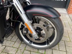 HARLEY-DAVIDSON - FLHXS STREETGLIDE XXL VOORWIEL