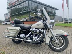 HARLEY-DAVIDSON - FLHR FLHRC ROADKING POLICE