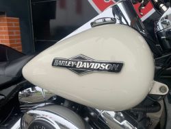 HARLEY-DAVIDSON - FLHR FLHRC ROADKING POLICE