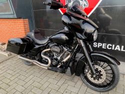 HARLEY-DAVIDSON - FLHX STREETGLIDE FLHXS ST UITV