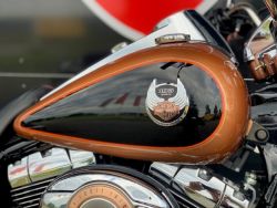 HARLEY-DAVIDSON - FLHRC ROADKING ROAD KING FLHR