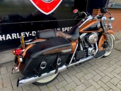 HARLEY-DAVIDSON - FLHRC ROADKING ROAD KING FLHR