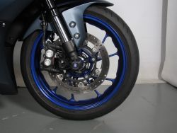 YAMAHA - R7