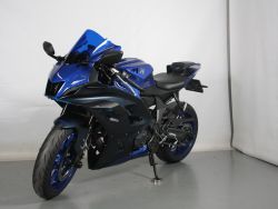YAMAHA - R7