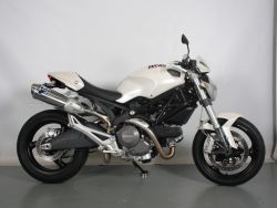 MONSTER 696