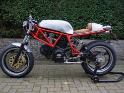 DUCATI - 750 SPORT