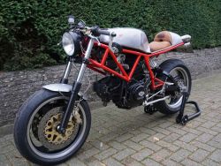 DUCATI - 750 SPORT