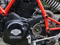 DUCATI - 750 SPORT