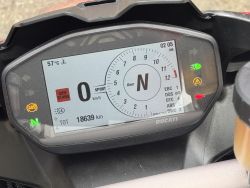 DUCATI - PANIGALE V2 RED
