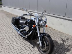 SUZUKI - M800