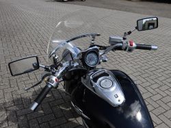 SUZUKI - M800