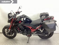 HONDA - CB 750 HORNET