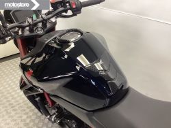 HONDA - CB 750 HORNET