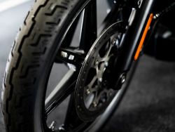 HARLEY-DAVIDSON - RH975 Vivid Black