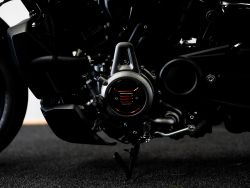 HARLEY-DAVIDSON - RH975 Vivid Black