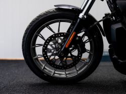 HARLEY-DAVIDSON - Nightster 975