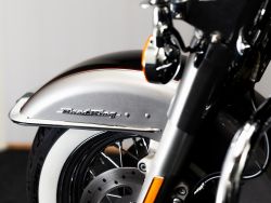 HARLEY-DAVIDSON - FLHRC Road King Classic
