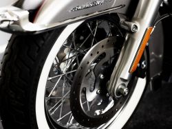 HARLEY-DAVIDSON - FLHRC Road King Classic