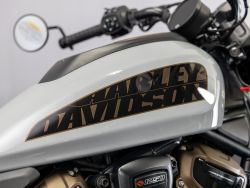 HARLEY-DAVIDSON - Sportster S