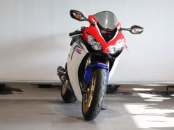HONDA - CBR 1000 RR FIREBLADE