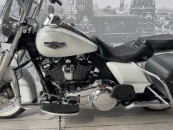 HARLEY-DAVIDSON - FLHRC Road King Classic