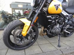 TRIUMPH - Trident 660 cruise control, sh