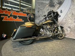 HARLEY-DAVIDSON - FLHX STREET GLIDE