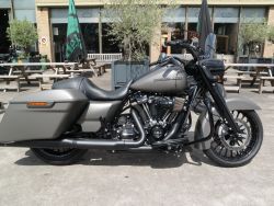FLHRXS ROAD KING SPECIAL