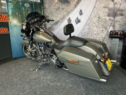 HARLEY-DAVIDSON - FLHX STREET GLIDE
