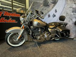 HARLEY-DAVIDSON - FLHRC Road King Classic