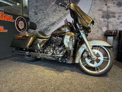 HARLEY-DAVIDSON - FLHXS STREET GLIDE