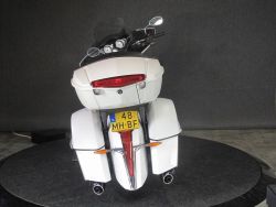 VICTORY - MAGNUM Door ons als nieuw gele