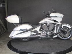VICTORY - MAGNUM Door ons als nieuw gele