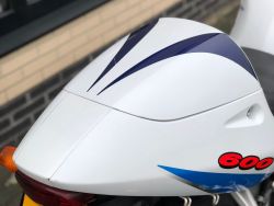 SUZUKI - GSX R 600