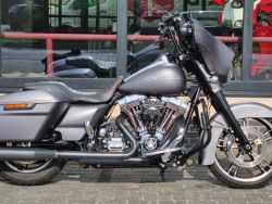 STREET GLIDE SPECIAL(NL MOTOR)