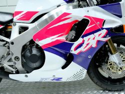 HONDA - CBR 900 RR