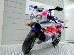 HONDA - CBR 900 RR