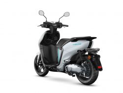 YAMAHA - NEO'S 2022