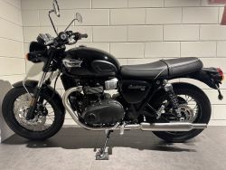 TRIUMPH - BONNEVILLE T100