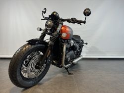 TRIUMPH - BONNEVILLE BOBBER
