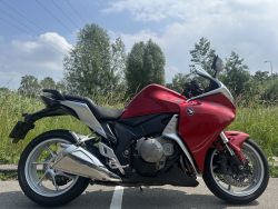 HONDA - VFR1200F