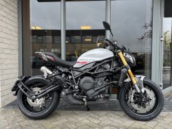 752 S