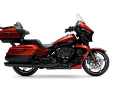 FLHXU Street Glide Ultra Whisk