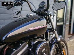 HARLEY-DAVIDSON - Sportster 883 Roadster