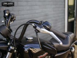 HARLEY-DAVIDSON - Sportster 883 Roadster
