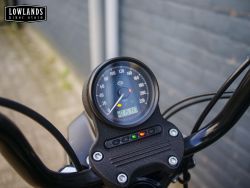HARLEY-DAVIDSON - Sportster 883 Roadster