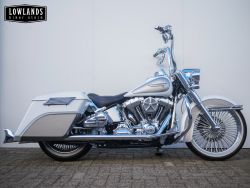 FLSTN Softail Deluxe