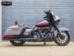 FLHXSE Street Glide CVO