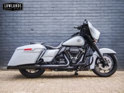 FLHXS Street Glide Special